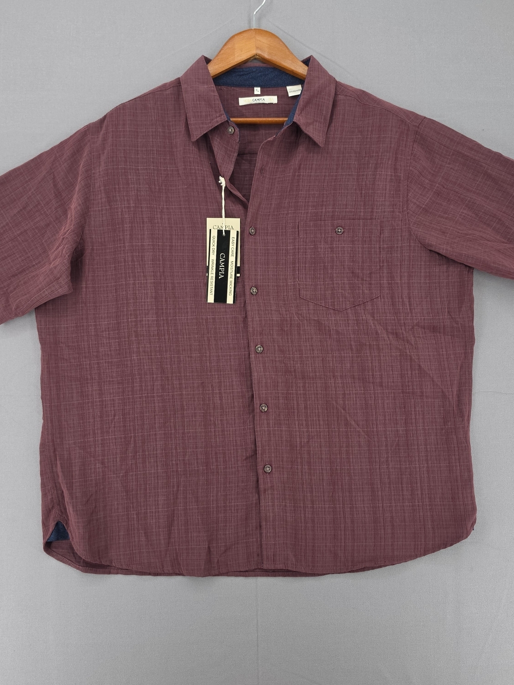 Moda Men's Short-Sleeve Button-Down Shirt in Deep Wine
